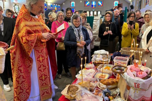 pere-emmanuel-benit-lesoeufs-las-paska-les- koulitchs