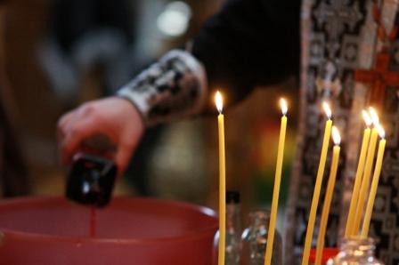 Onction orthodoxe de l'huile Sainte et du vin