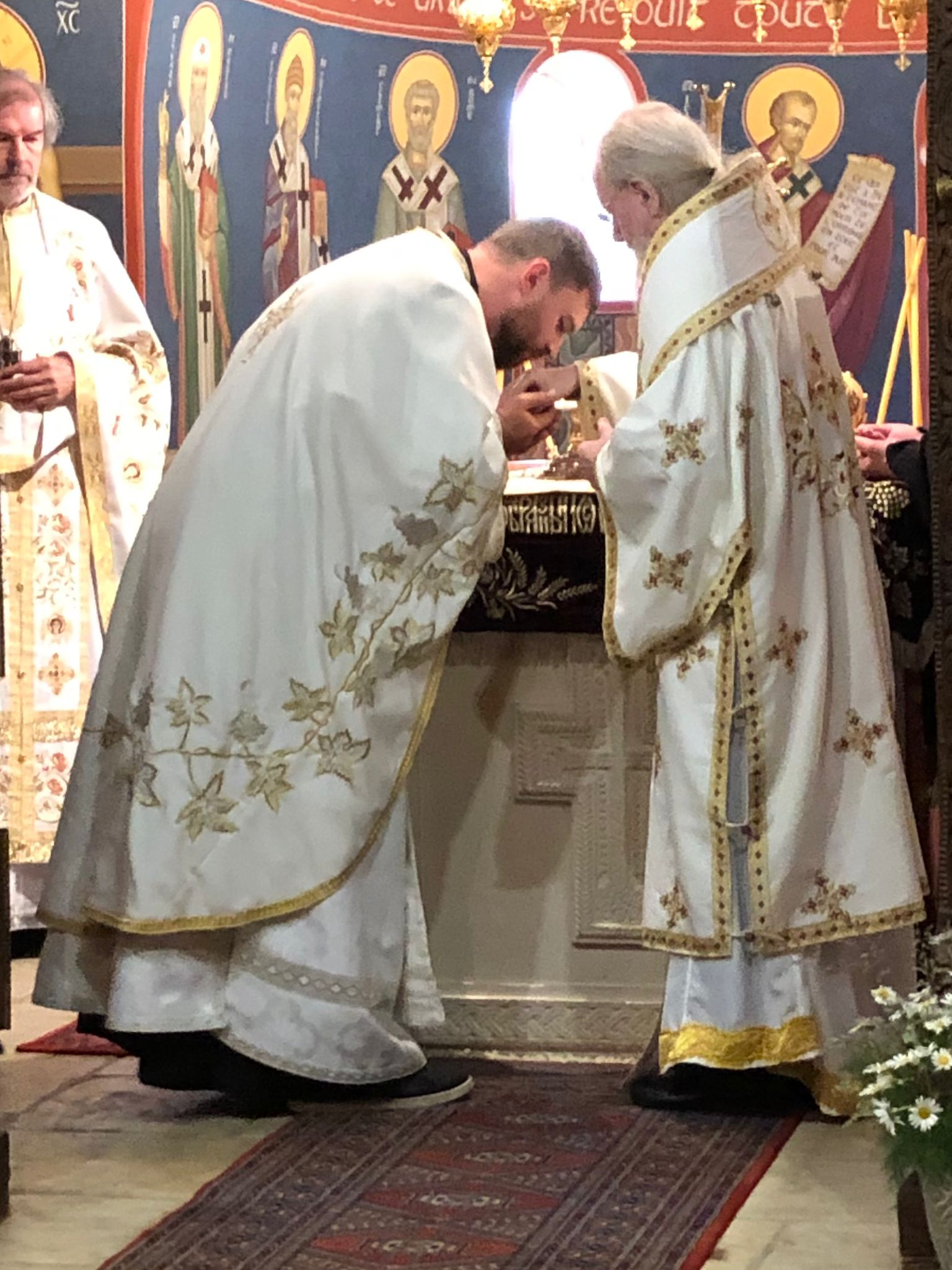 Trois ordinations marquent un tournant pour les paroisses orthodoxes de Nantes et d'Angers