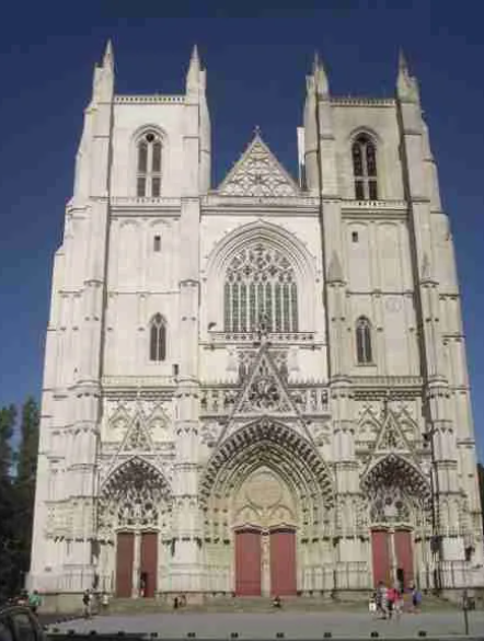cathédrale-st-pierre-st-Paul-Nantes