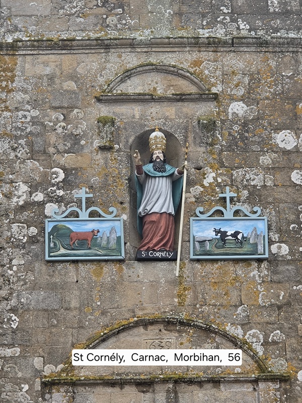 St Cornély- Fronton de l'église à Carnac, Morbihan